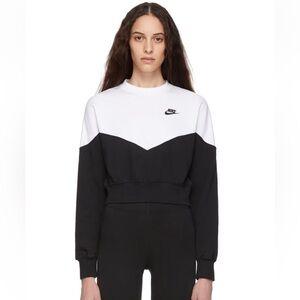 Nike Women’s Sportswear Heritage Sweatshirt